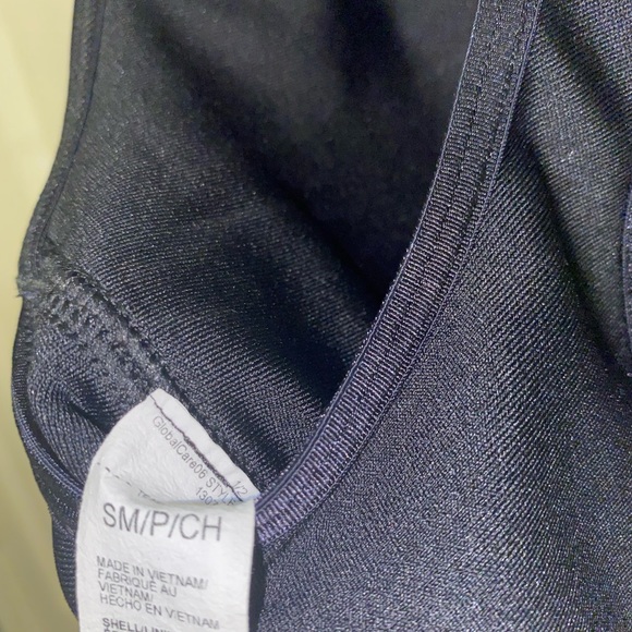 Under Armour Sports Bra - Picture 3 of 3